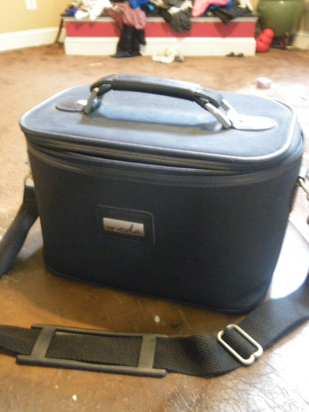 Women’s Moda Large Make-Up Sturdy Travel Bag Purse